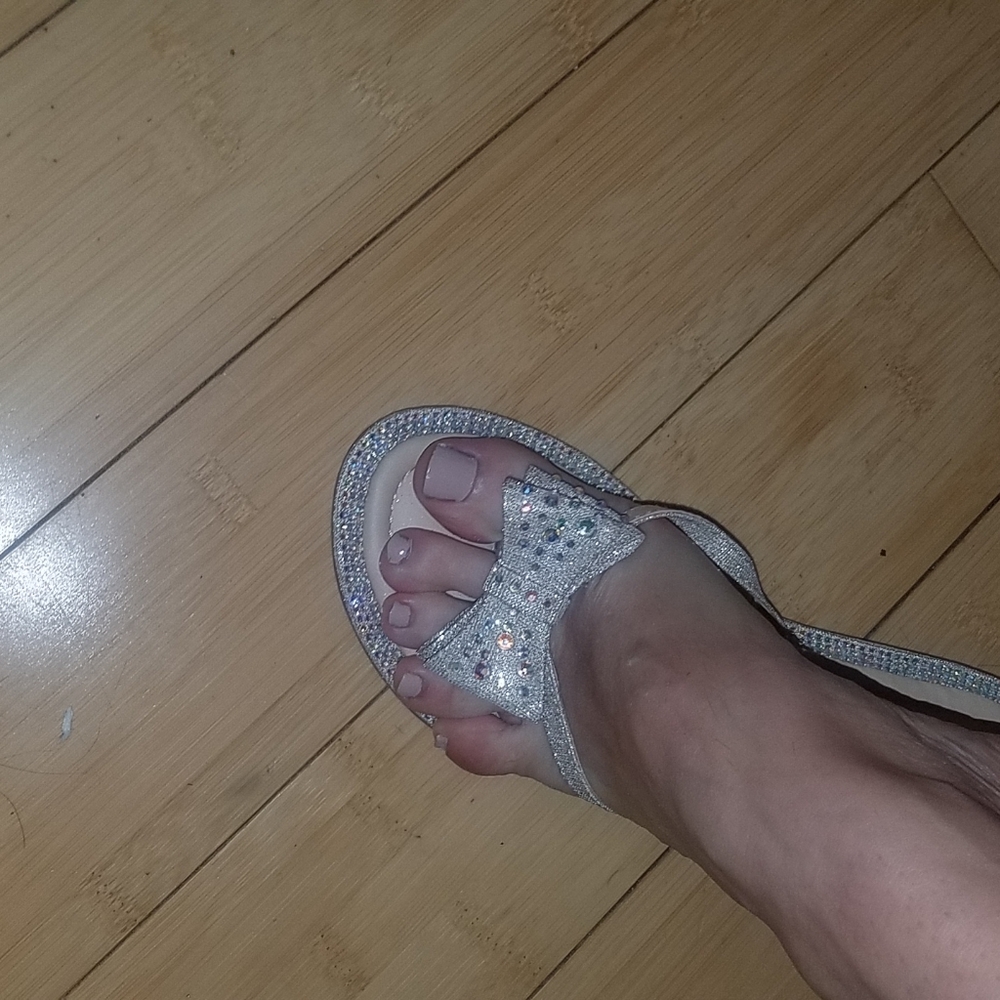 New Rhinestone flip flops - Picture 6 of 6